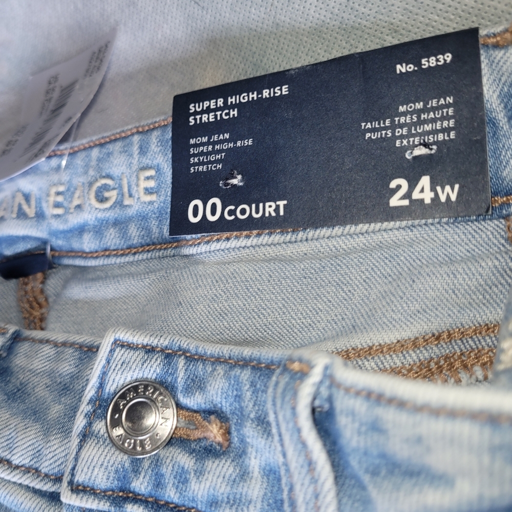 American Eagle Super High Rise Skylight Stretch Mom Jeans Size 00 Short - Picture 9 of 10